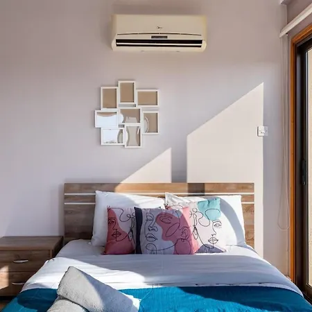 公寓 Ani's Stylish W Terrace In 拉纳卡