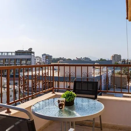 公寓 Ani's Stylish W Terrace In *