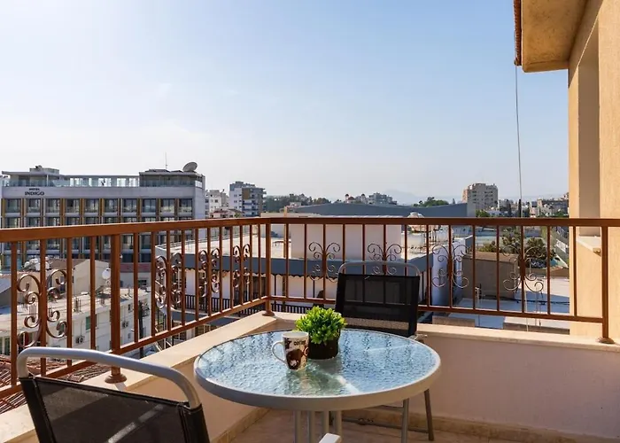 Апартаменти Ani's Stylish W Terrace In *