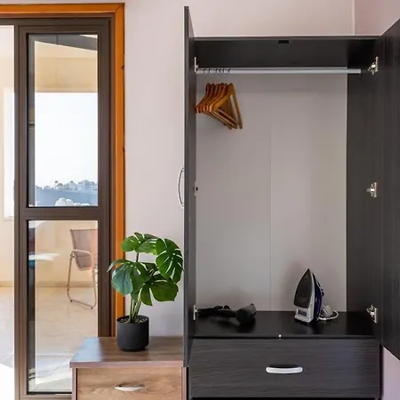 Ani's Stylish W Terrace In