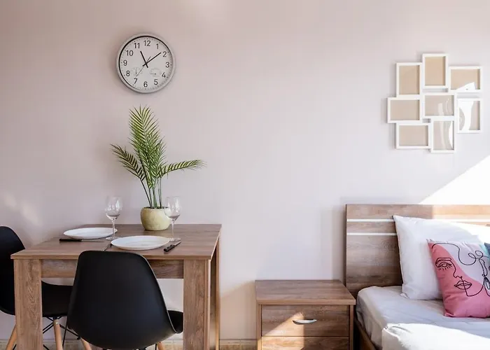 Apartament Ani's Stylish W Terrace In *